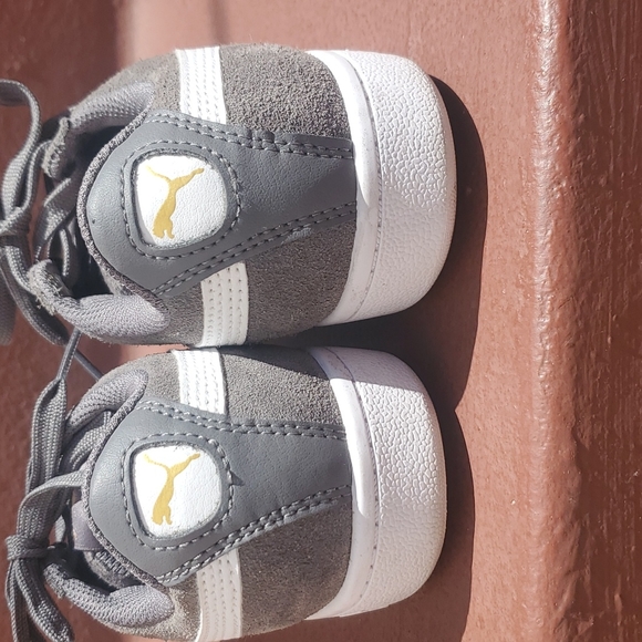 Puma Vikky EUC Size 6.5M Gray - Picture 2 of 9